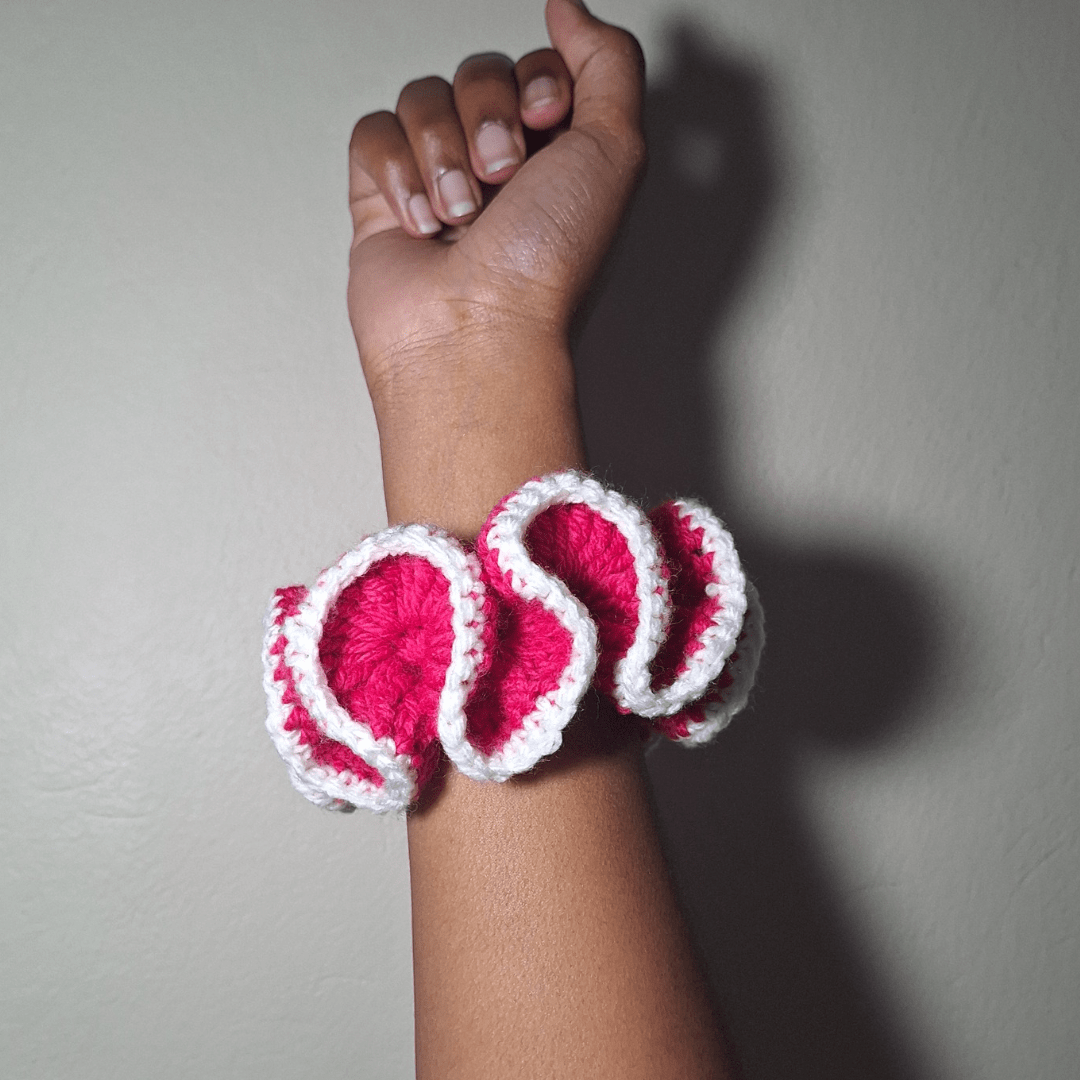 Outlined Wavy Scrunchie - Cleo Kalon Creations