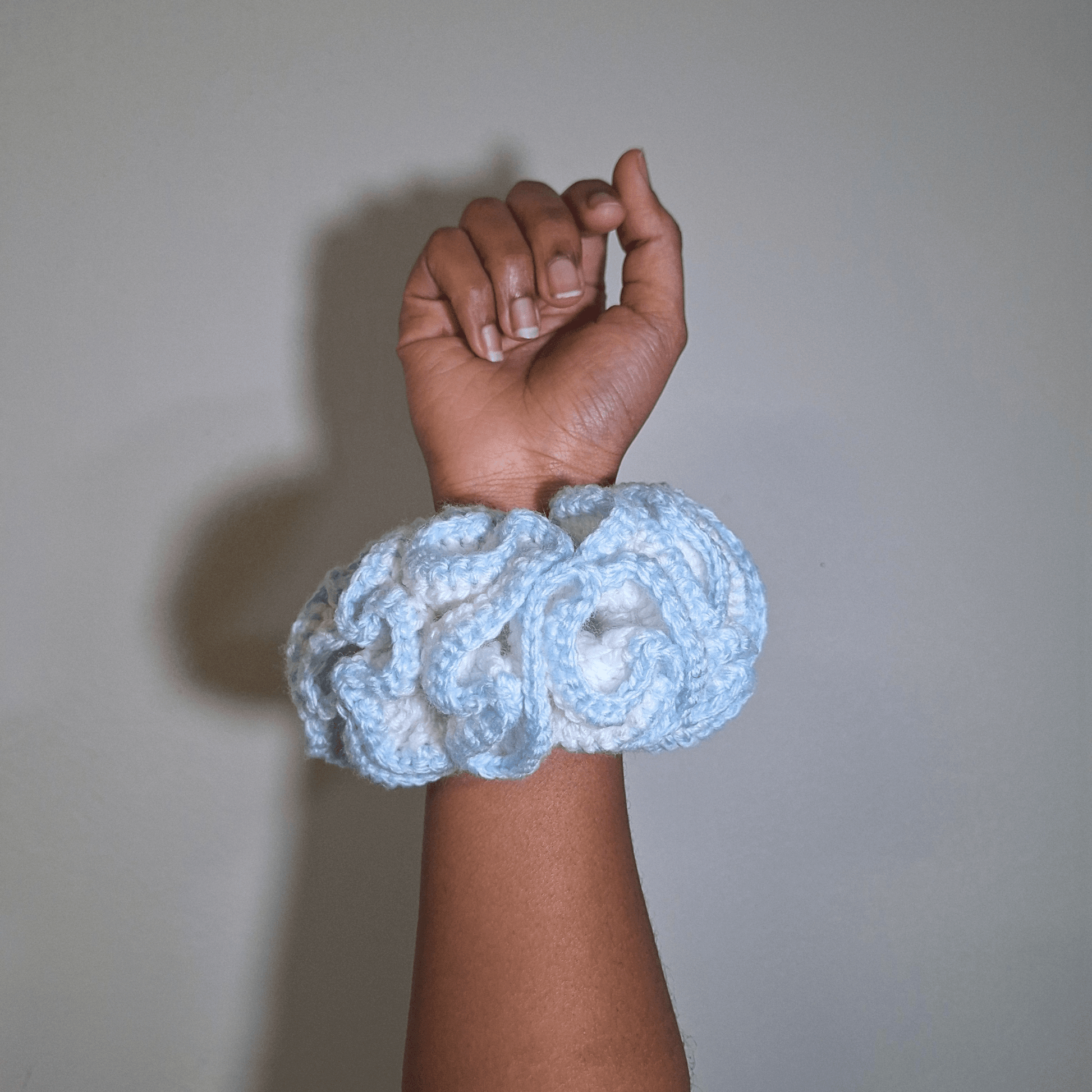 Outlined Ruffle Scrunchie - Cleo Kalon Creations
