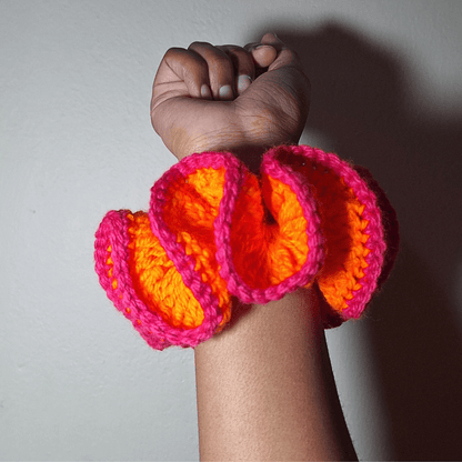 Outlined Wavy Scrunchie - Cleo Kalon Creations