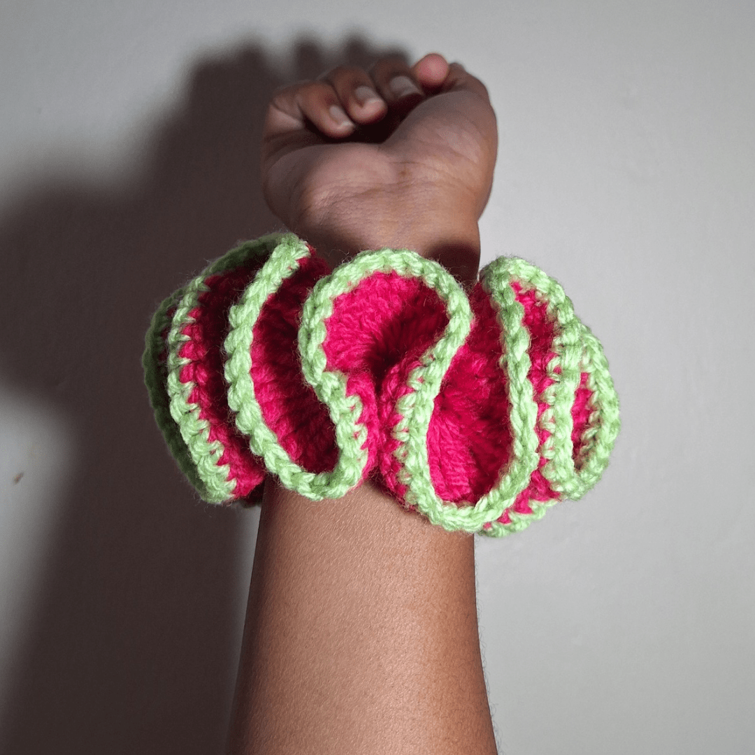 Outlined Wavy Scrunchie - Cleo Kalon Creations