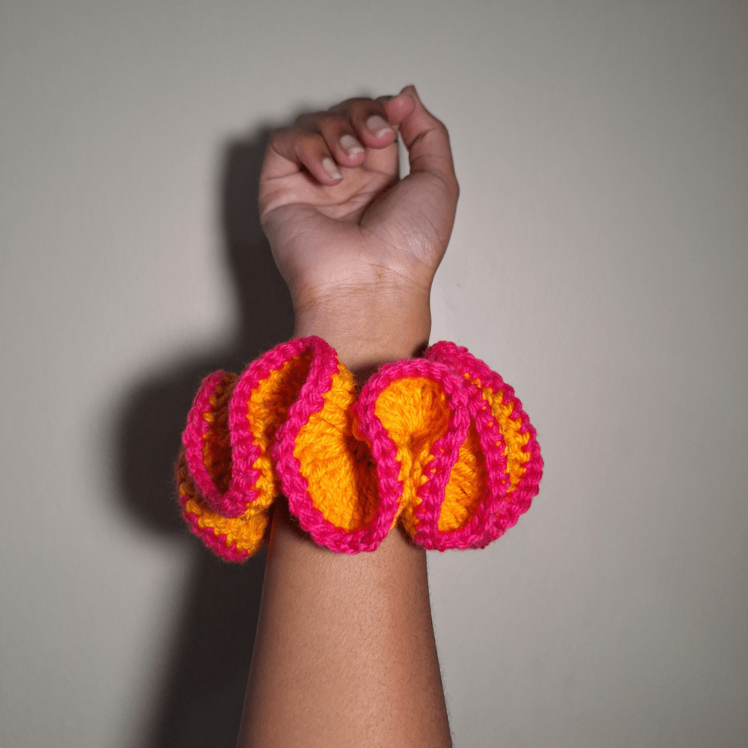 Outlined Wavy Scrunchie - Cleo Kalon Creations