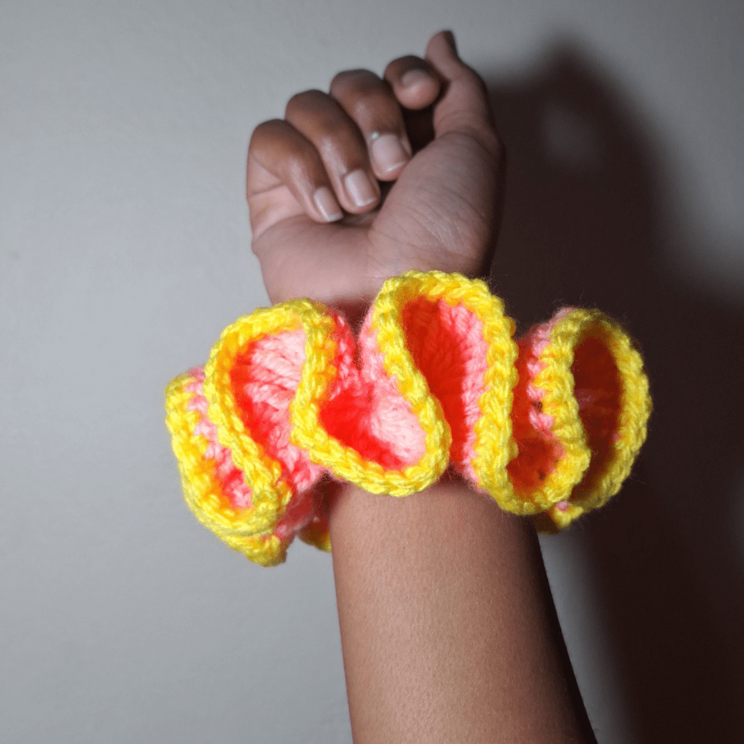 Outlined Wavy Scrunchie - Cleo Kalon Creations