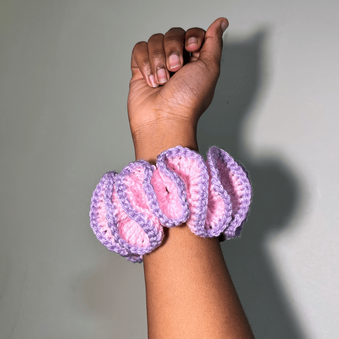 Outlined Wavy Scrunchie - Cleo Kalon Creations