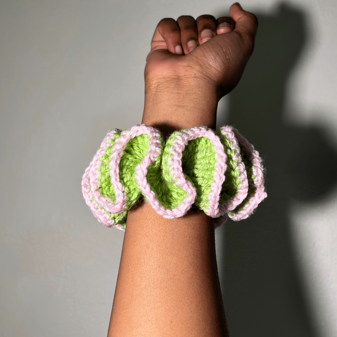 Outlined Wavy Scrunchie - Cleo Kalon Creations