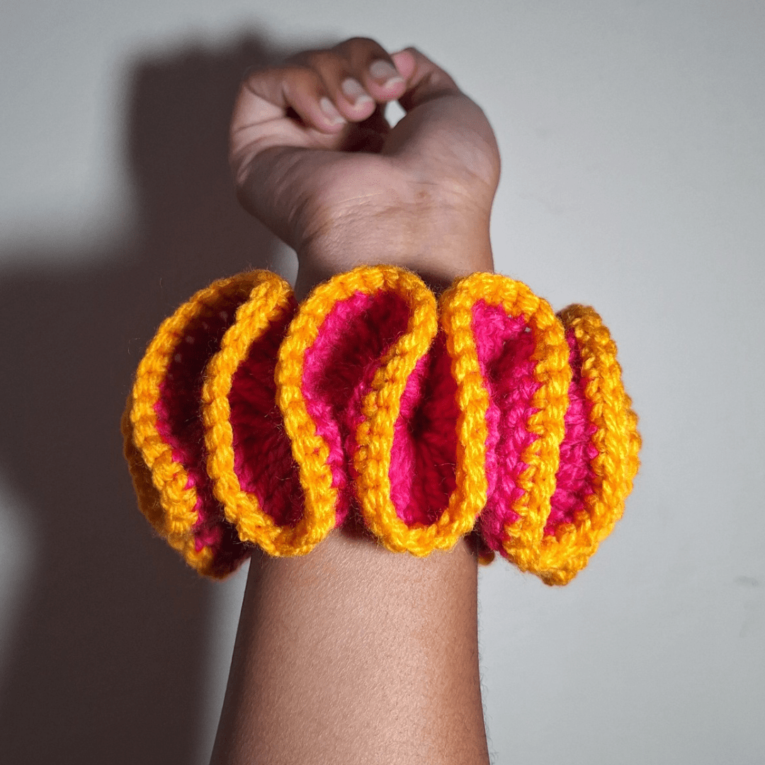 Outlined Wavy Scrunchie - Cleo Kalon Creations