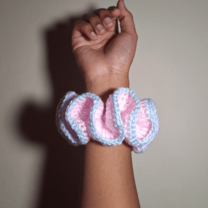 Outlined Wavy Scrunchie - Cleo Kalon Creations