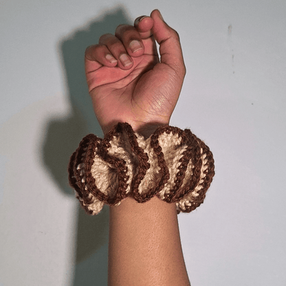 Outlined Wavy Scrunchie - Cleo Kalon Creations