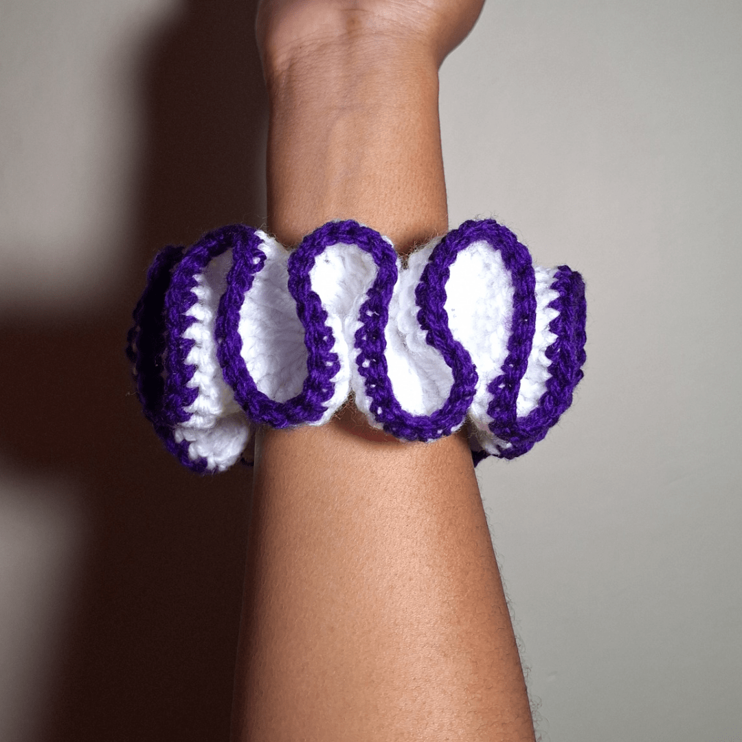 Outlined Wavy Scrunchie - Cleo Kalon Creations