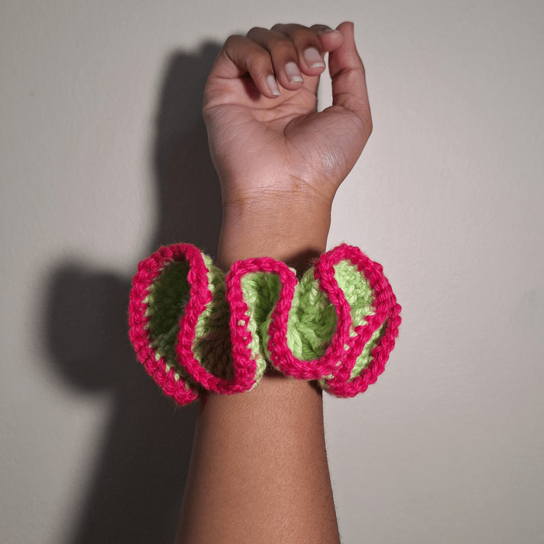 Outlined Wavy Scrunchie - Cleo Kalon Creations