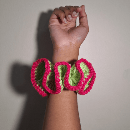 Outlined Wavy Scrunchie - Cleo Kalon Creations