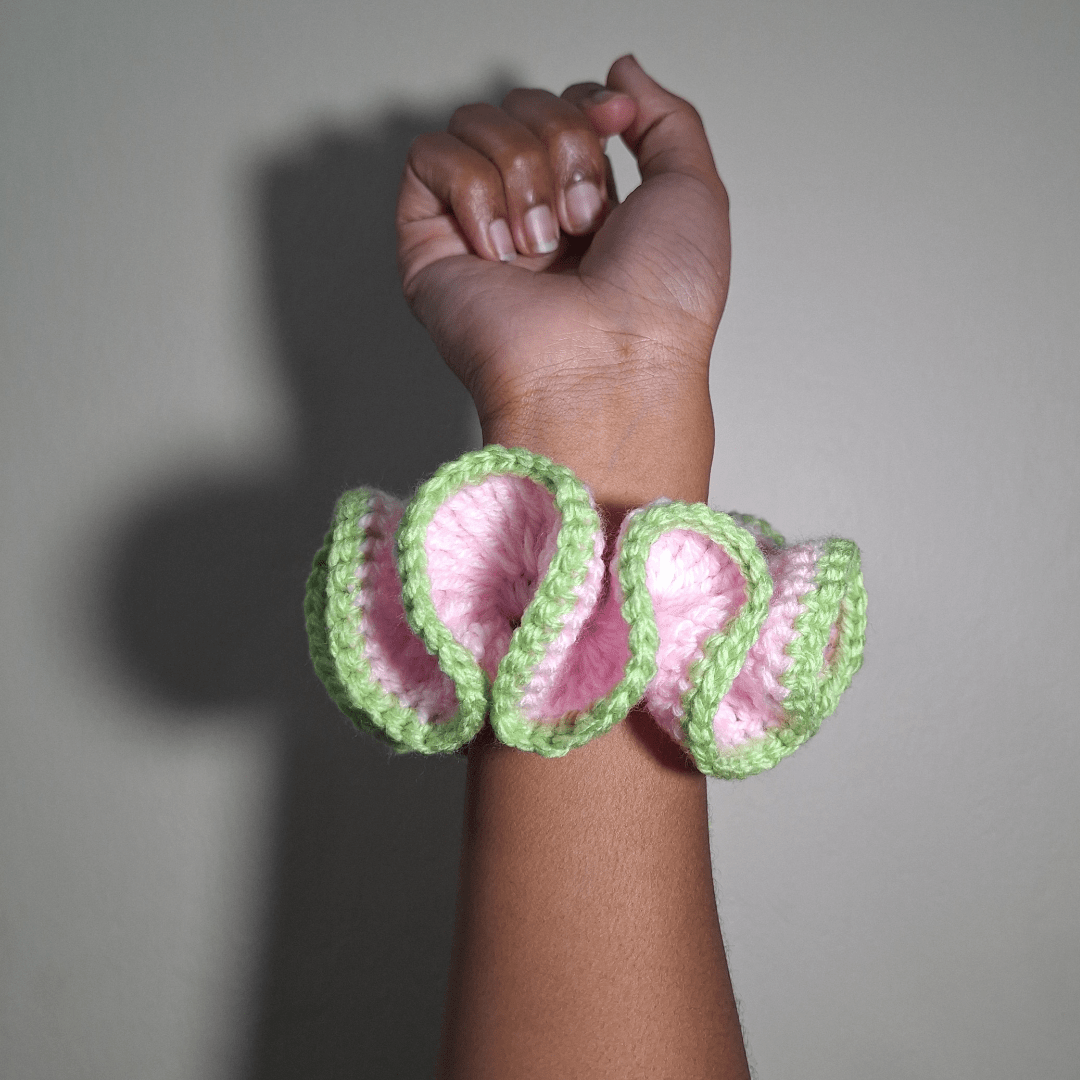 Outlined Wavy Scrunchie - Cleo Kalon Creations