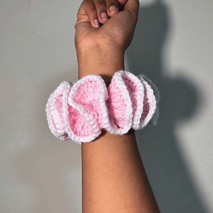 Outlined Wavy Scrunchie - Cleo Kalon Creations