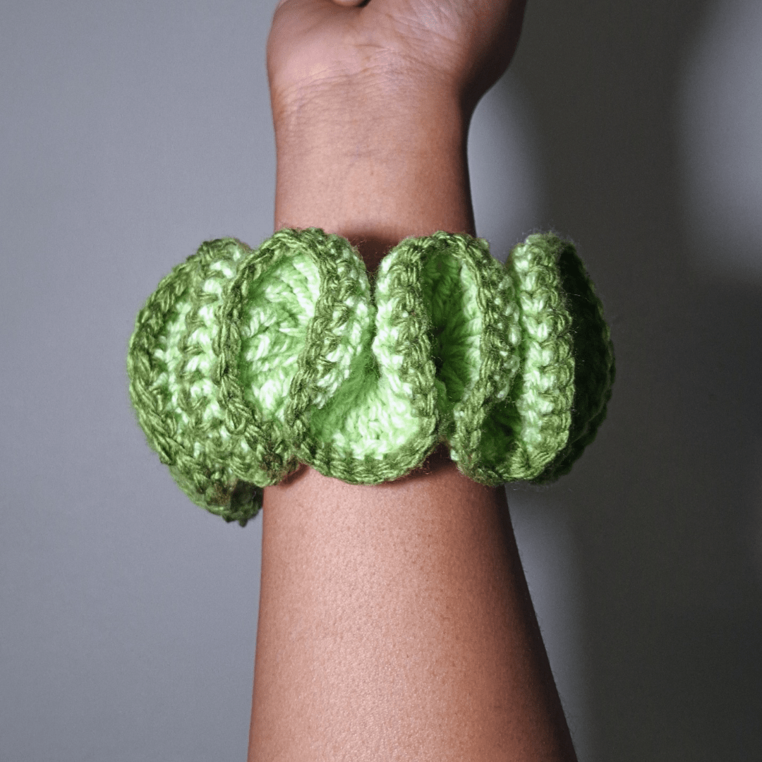 Outlined Wavy Scrunchie - Cleo Kalon Creations