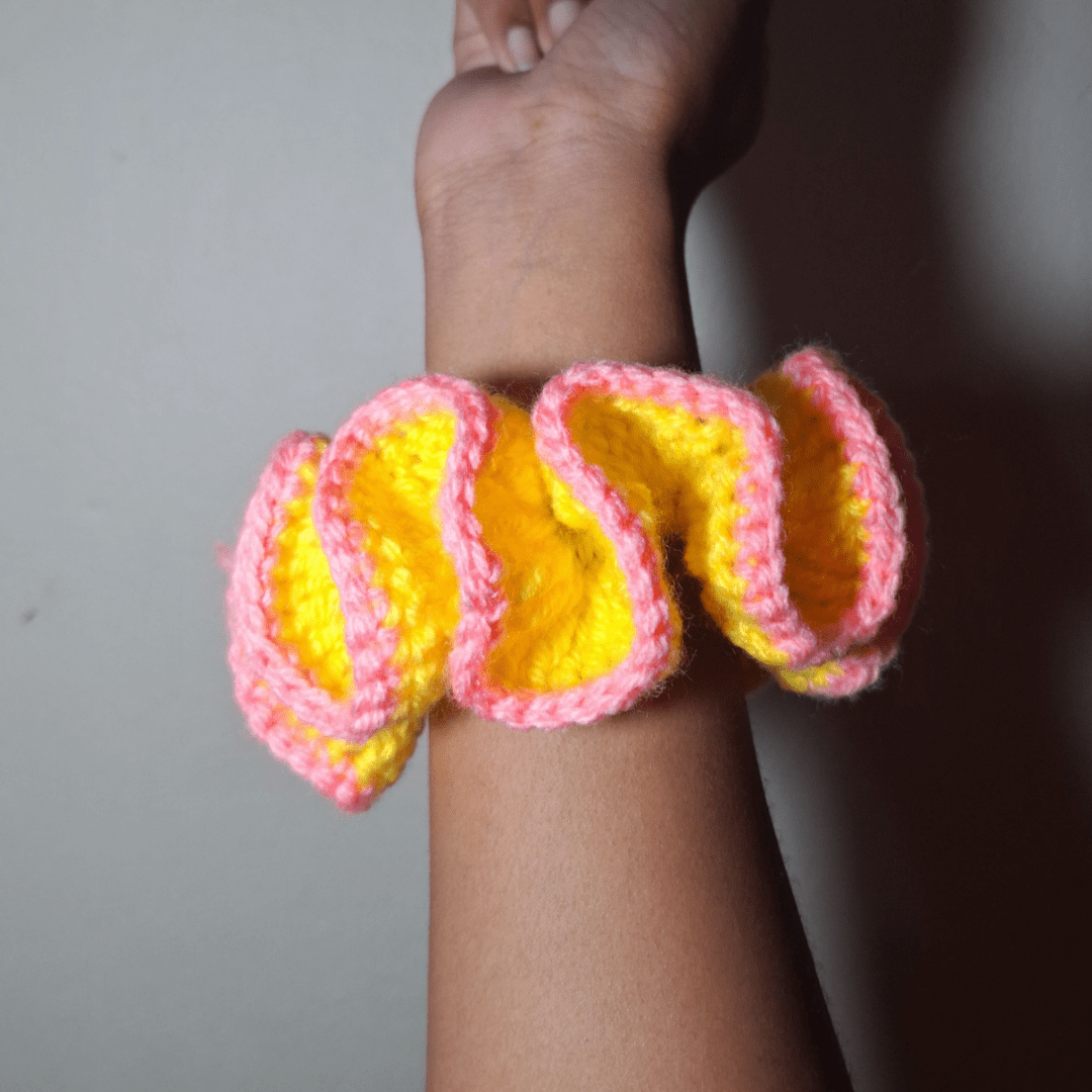 Outlined Wavy Scrunchie - Cleo Kalon Creations