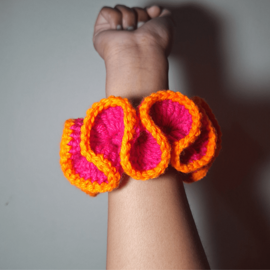 Outlined Wavy Scrunchie - Cleo Kalon Creations