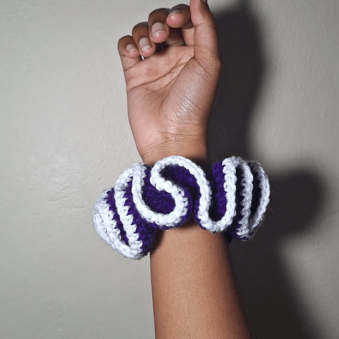 Outlined Wavy Scrunchie - Cleo Kalon Creations