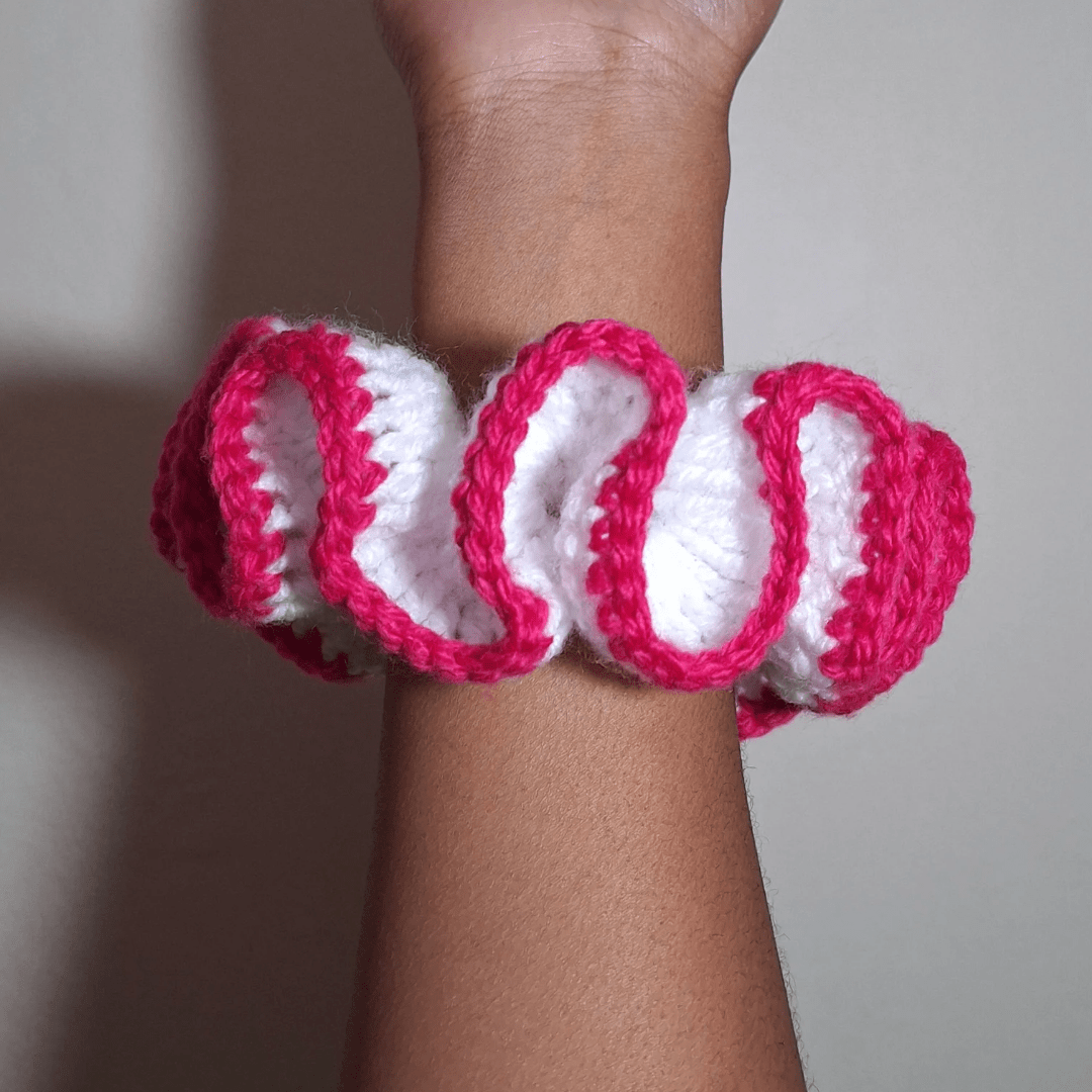 Outlined Wavy Scrunchie - Cleo Kalon Creations