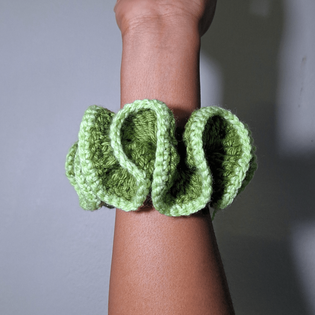 Outlined Wavy Scrunchie - Cleo Kalon Creations