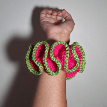 Outlined Wavy Scrunchie - Cleo Kalon Creations