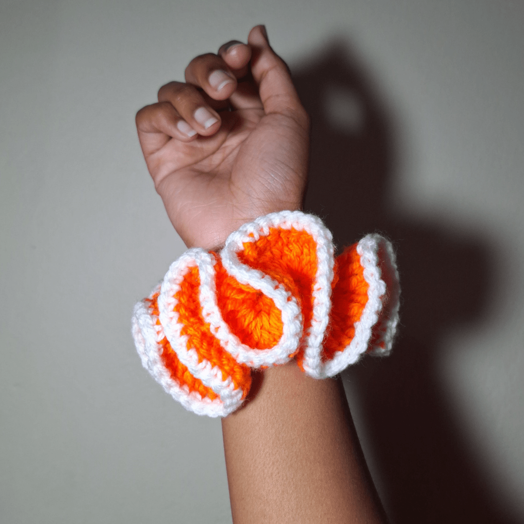 Outlined Wavy Scrunchie - Cleo Kalon Creations