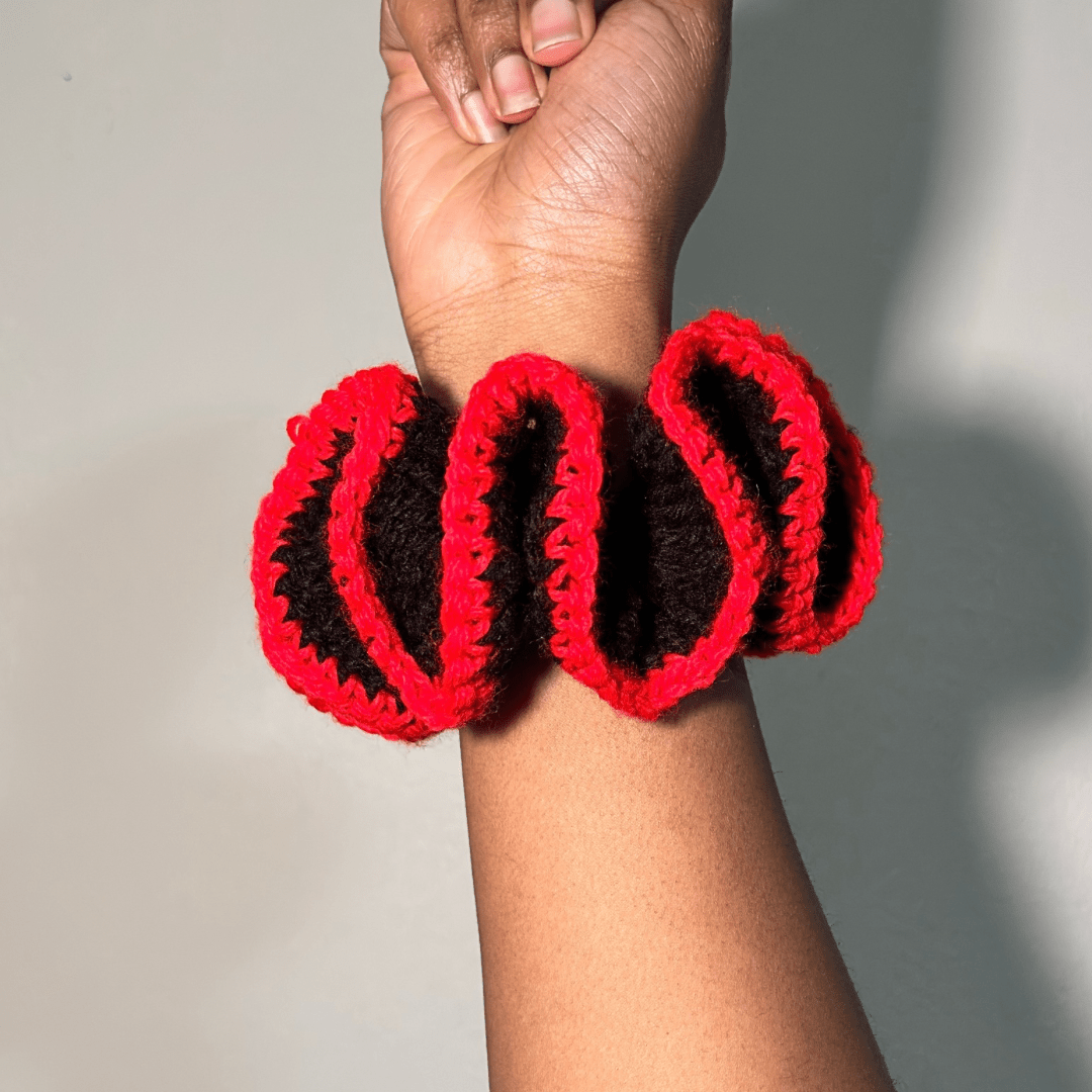 Outlined Wavy Scrunchie - Cleo Kalon Creations