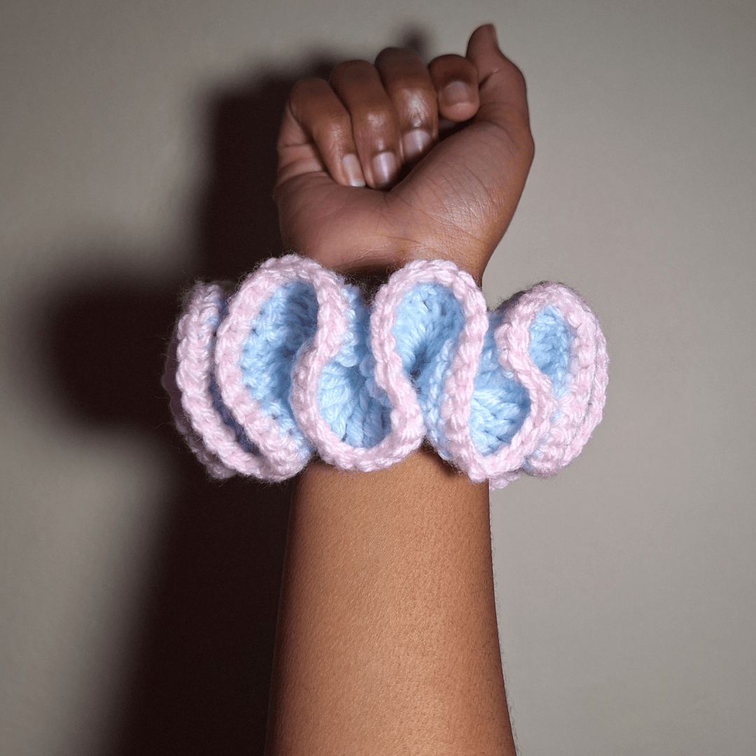 Outlined Wavy Scrunchie - Cleo Kalon Creations