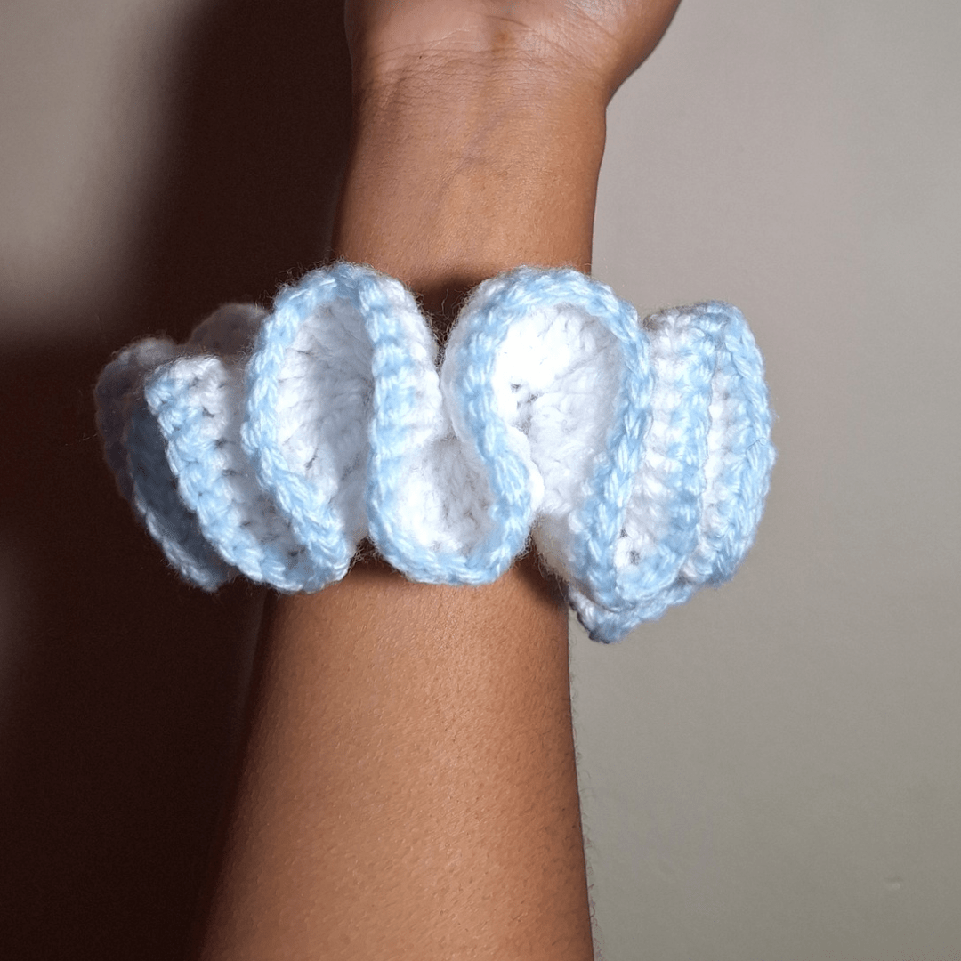 Outlined Wavy Scrunchie - Cleo Kalon Creations