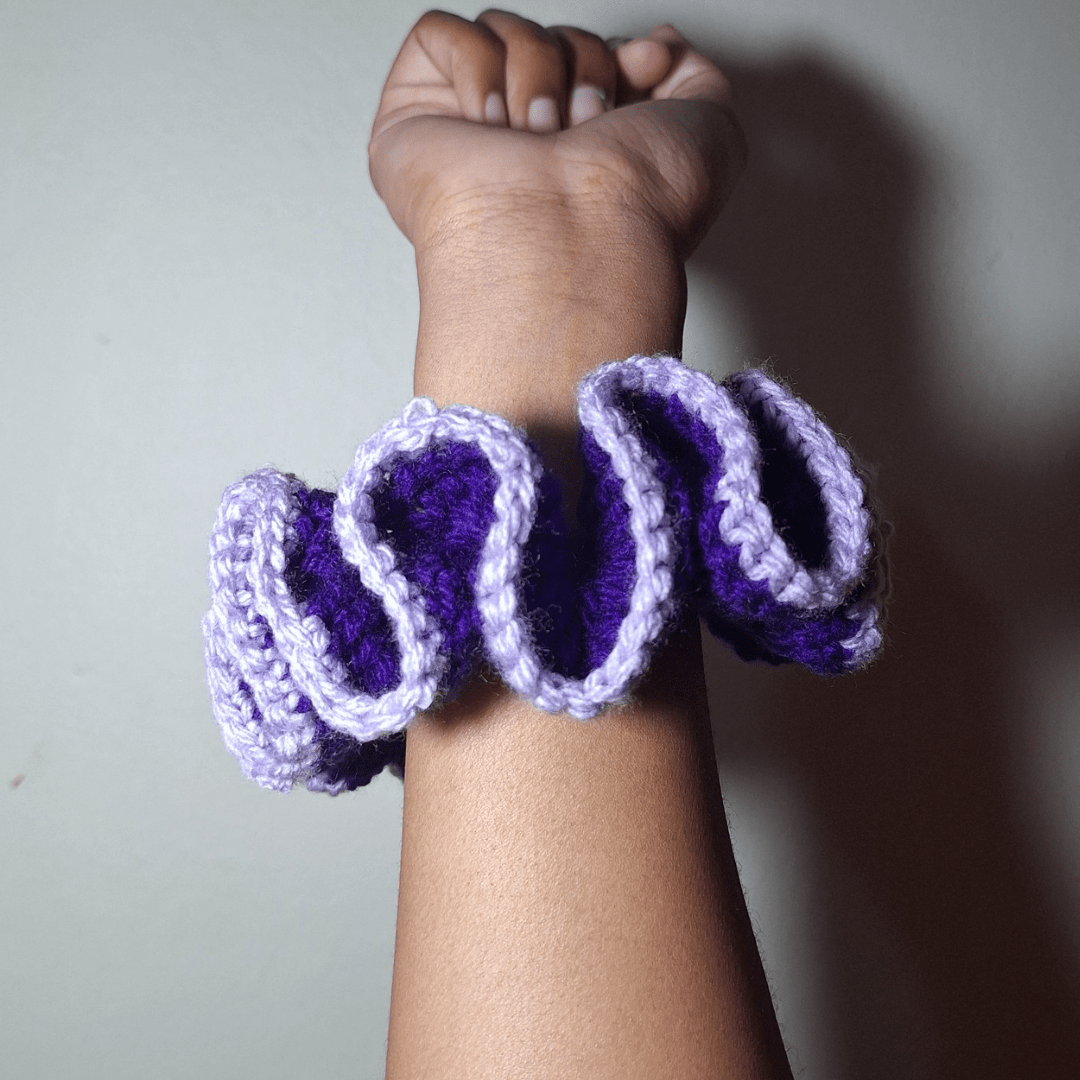 Outlined Wavy Scrunchie - Cleo Kalon Creations
