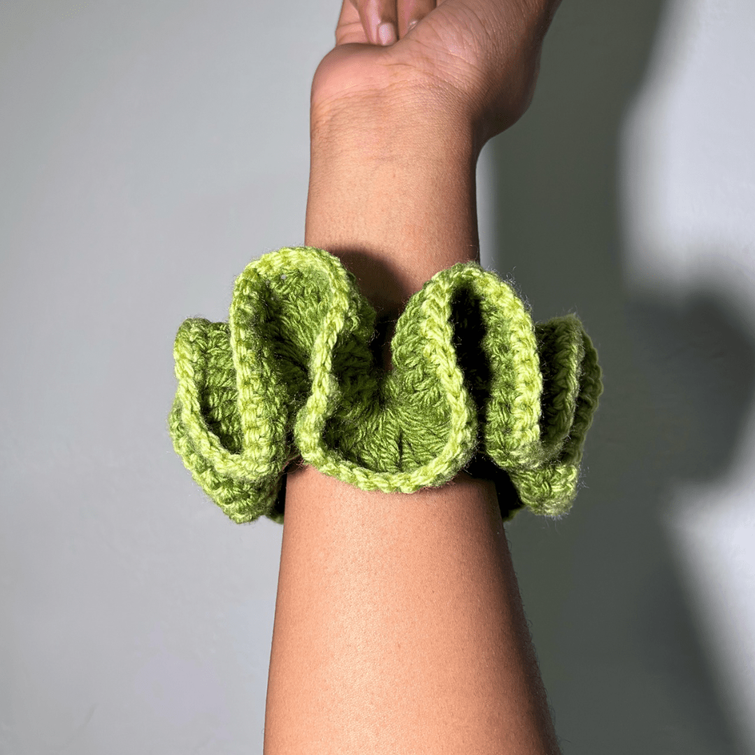 Outlined Wavy Scrunchie - Cleo Kalon Creations