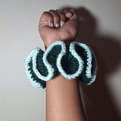 Outlined Wavy Scrunchie - Cleo Kalon Creations