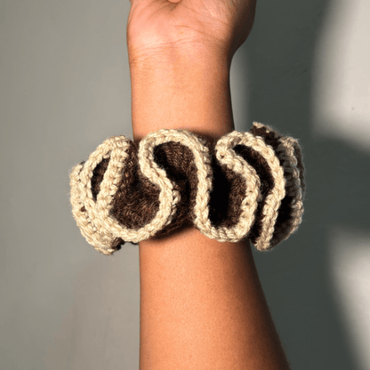 Outlined Wavy Scrunchie - Cleo Kalon Creations