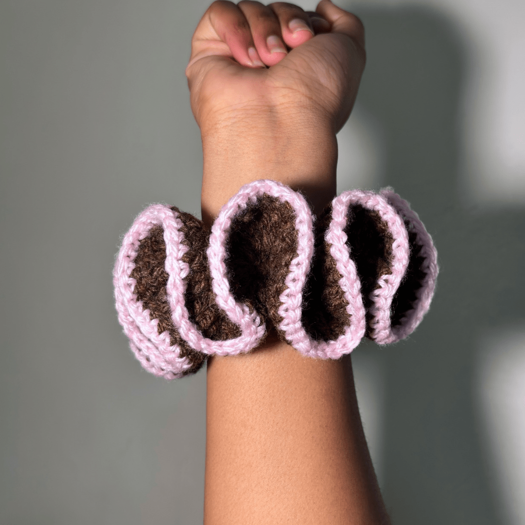 Outlined Wavy Scrunchie - Cleo Kalon Creations