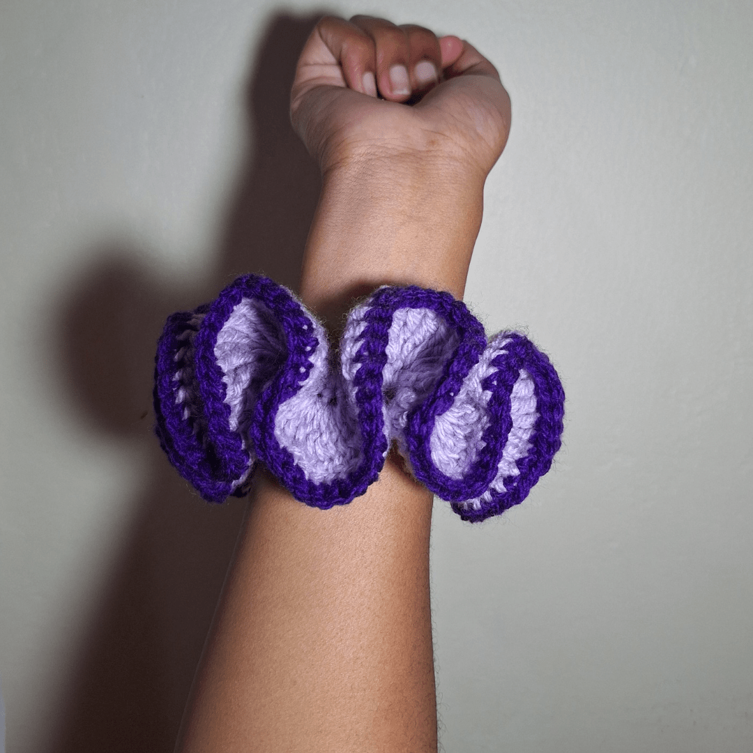 Outlined Wavy Scrunchie - Cleo Kalon Creations