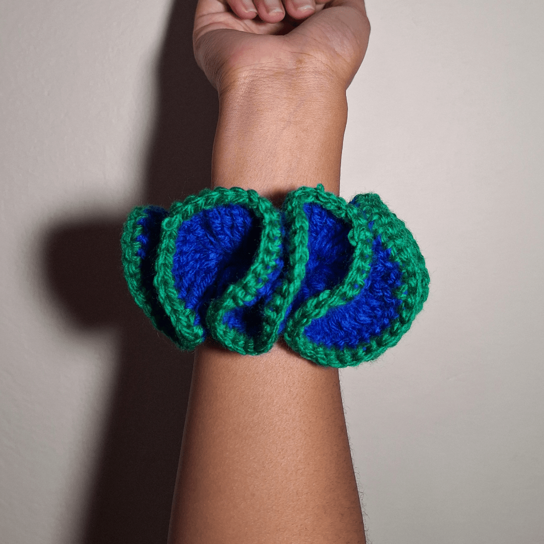Outlined Wavy Scrunchie - Cleo Kalon Creations