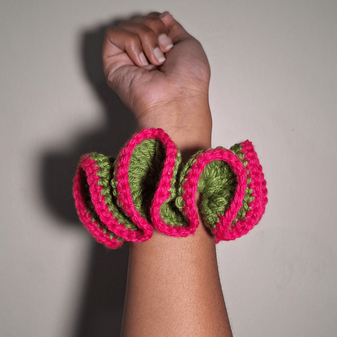Outlined Wavy Scrunchie - Cleo Kalon Creations