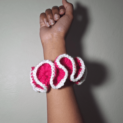 Outlined Wavy Scrunchie - Cleo Kalon Creations
